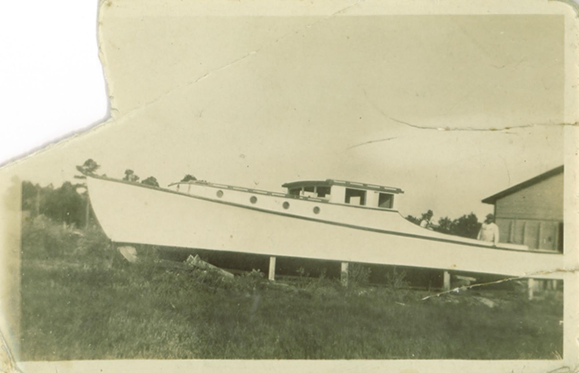 Power yacht in Bronza's boatyard. Probably 1950-52.