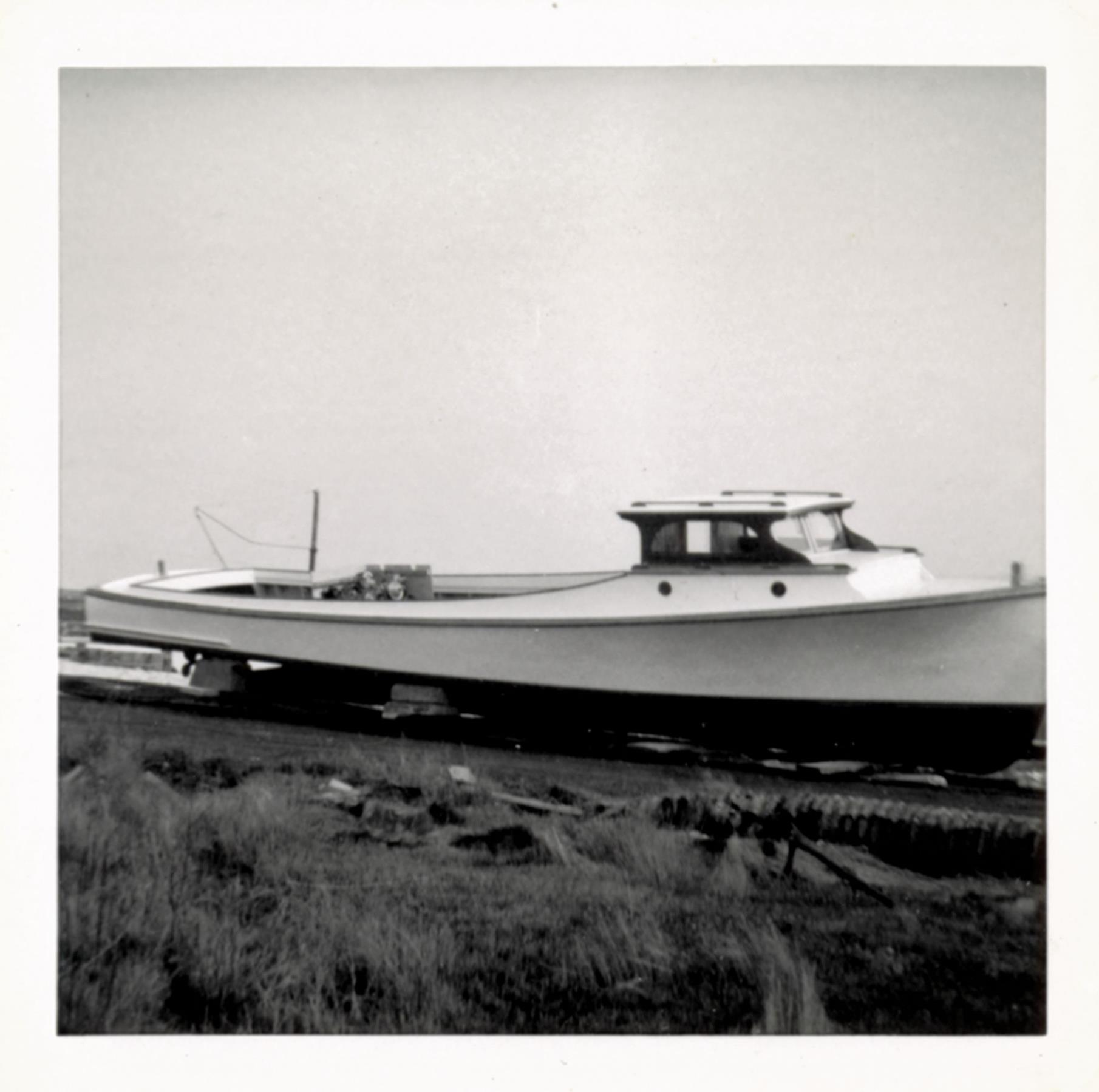 Probably a power yacht based on Bronza's workboat design, with larger and taller cabin. Undated.
