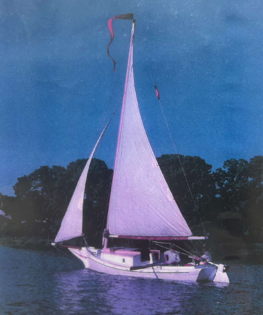 Pearl ex-Blue Crab with long oar visible.