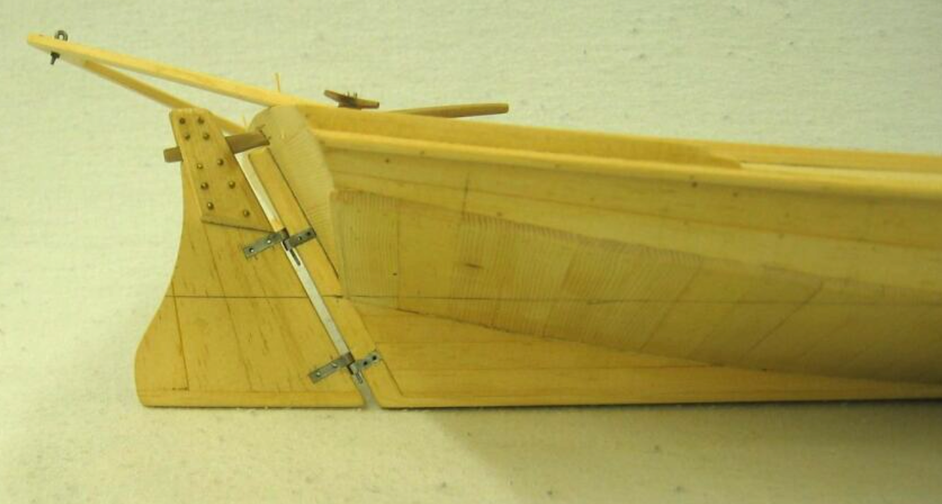 seaside bateau model - stern and planking