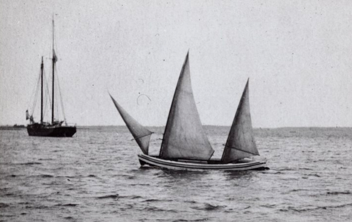 CBMM Catalog No. : 0000.0901.0399.00 SKIFF WITH STICK-UP RIG UNDER SAIL Unknown Photographer and Location