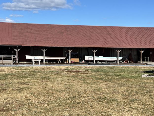 Nov 12, 2024 | Scraping and painting two Smith Island skiffs